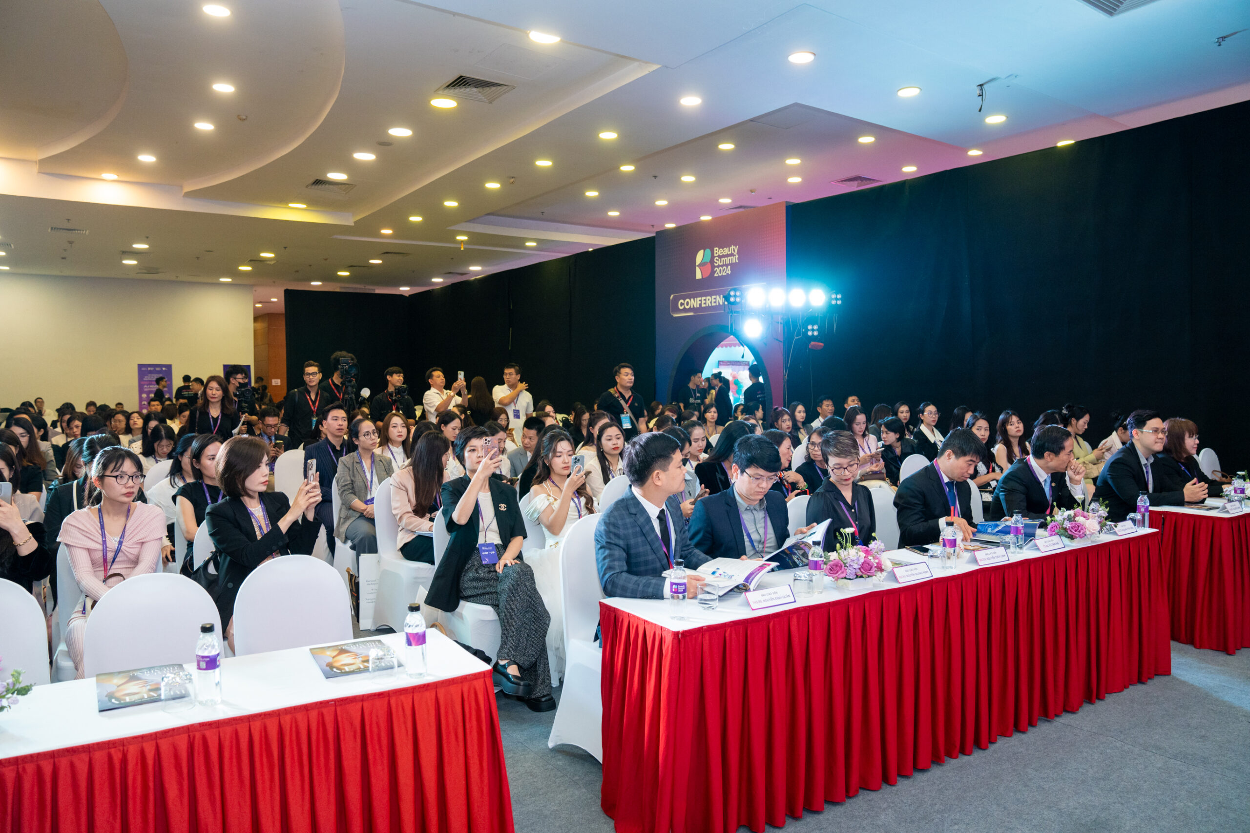 Hội thảo chia sẻ ghi dấu ấn với sự thành công vượt mong đợi tại Beauty Summit 2024 Hội thảo chia sẻ ghi dấu ấn với sự thành công vượt mong đợi tại Beauty Summit 2024