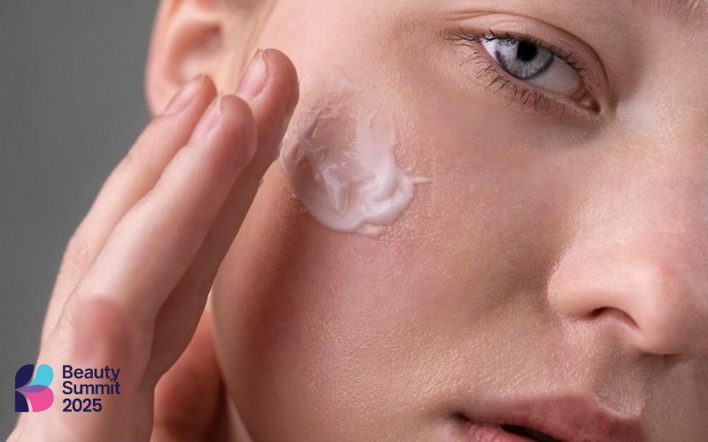 Dưỡng da bằng sản phẩm chuyên sâu là cách thải độc da mặt bị nhiễm corticoid Dưỡng da bằng sản phẩm chuyên sâu là cách thải độc da mặt bị nhiễm corticoid