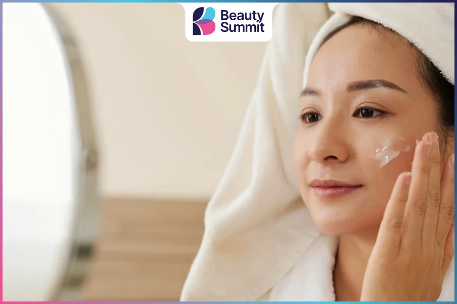 Quy tr&igrave;nh b&ocirc;i kem chống nắng v&agrave; kem nền