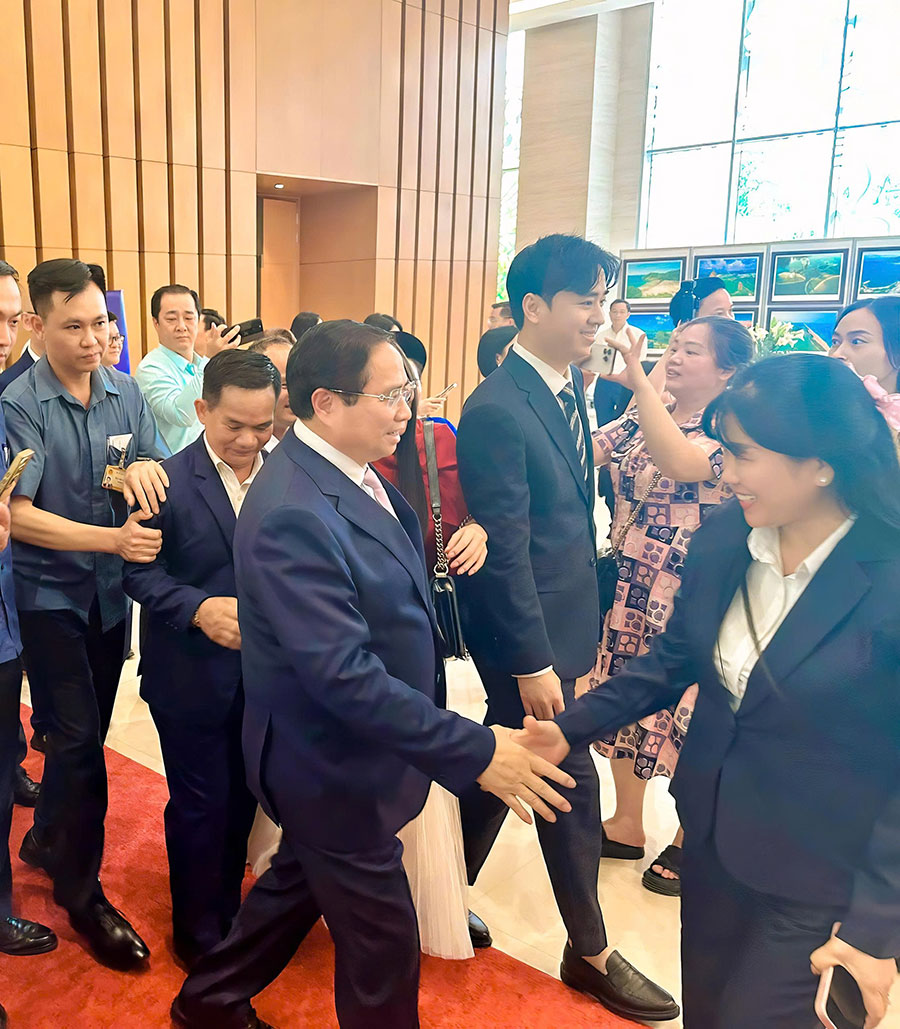 CEO Hoàng Tú Holdings - Ông Thân Minh Hoàng vinh dự tham gia tọa đàm do Thủ Tướng Chính Phủ Phạm Minh Chính chủ trì CEO Hoàng Tú Holdings - Ông Thân Minh Hoàng vinh dự tham gia tọa đàm do Thủ Tướng Chính Phủ Phạm Minh Chính chủ trì
