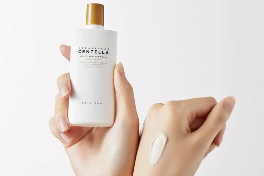 Kem Chống Nắng Skin1004 Madagascar Centella Air-Fit Suncream Plus SPF50+ PA++++