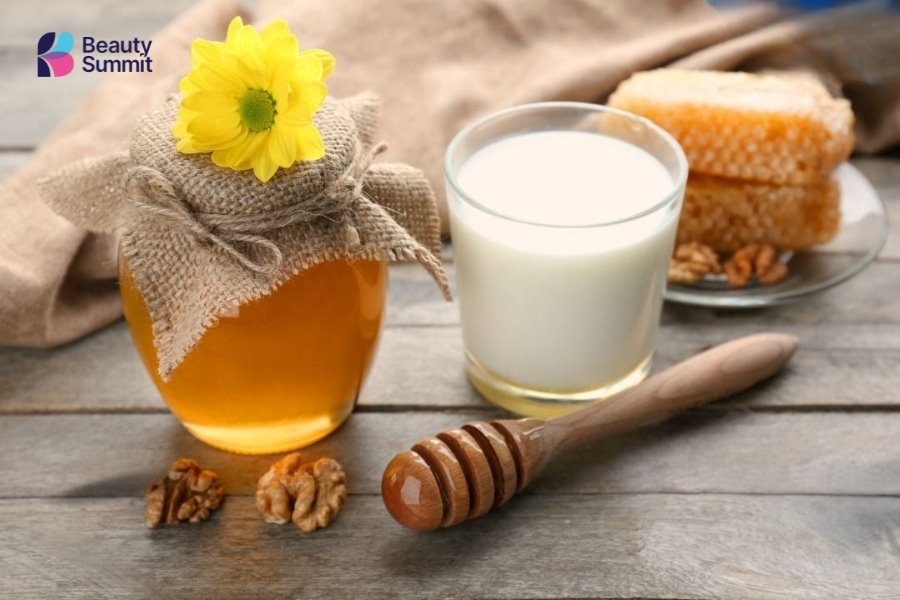 l&agrave;m trắng da body bằng sữa tươi v&agrave; mật ong