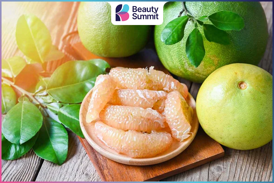 bưởi gi&uacute;p l&agrave;m trắng da nhanh