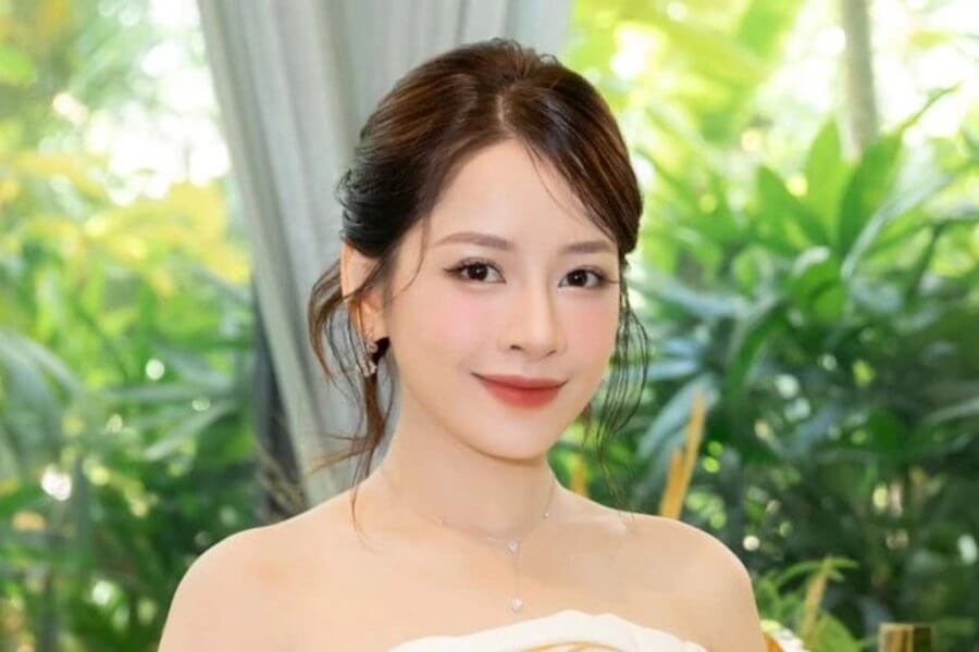 10 Ngôi sao nổi tiếng có làn da đẹp mịn màng, khoẻ mạnh 2 Nhờ chăm sóc tốt Chipu luôn có làn da đẹp mịn màng