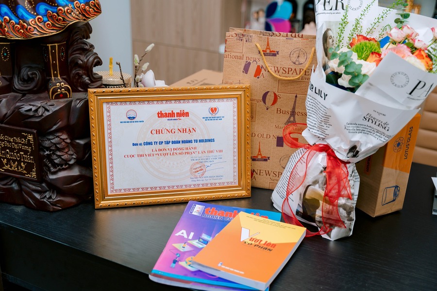 Hoàng Tú Holding nhận chứng nhận đồng hành cùng vượt lên số phận 2025