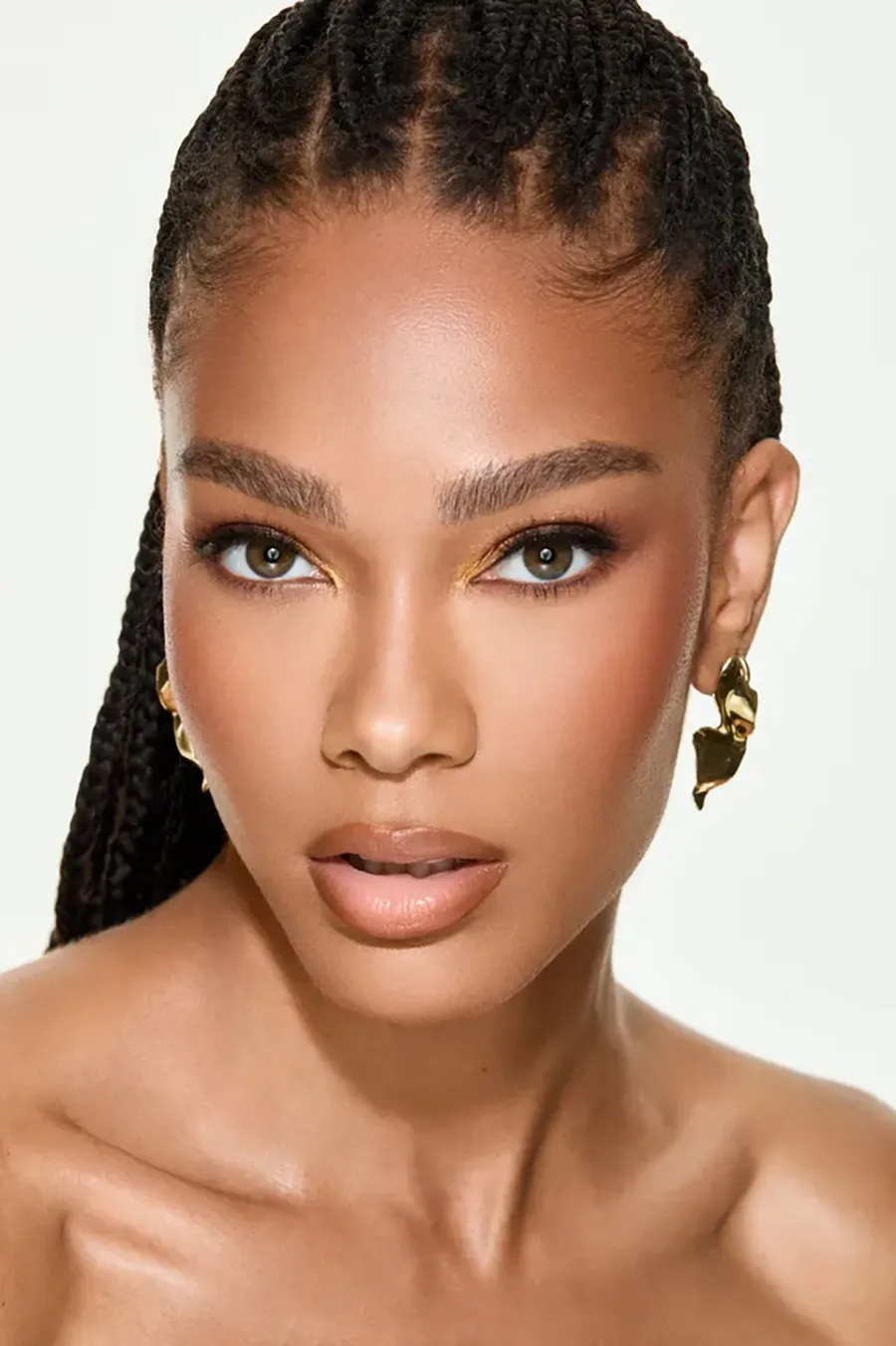 l&agrave;n da satin sẽ nằm trong xu hướng trang điểm 2026