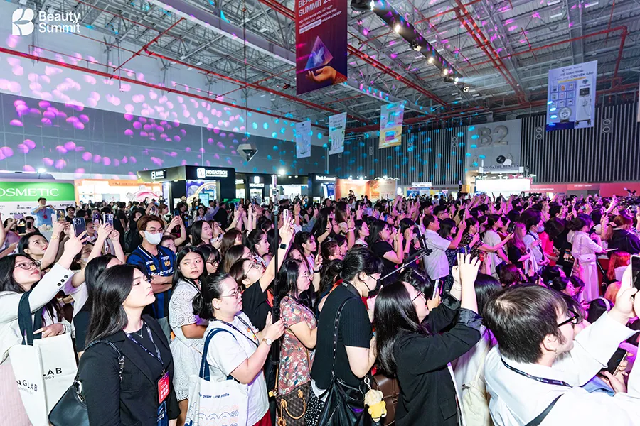 lock căn gian h&agrave;ng beauty summit 2026