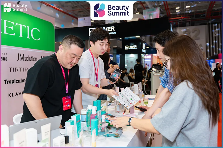 Vi sao khach thuong quay lai booth vao cuoi ngay 1