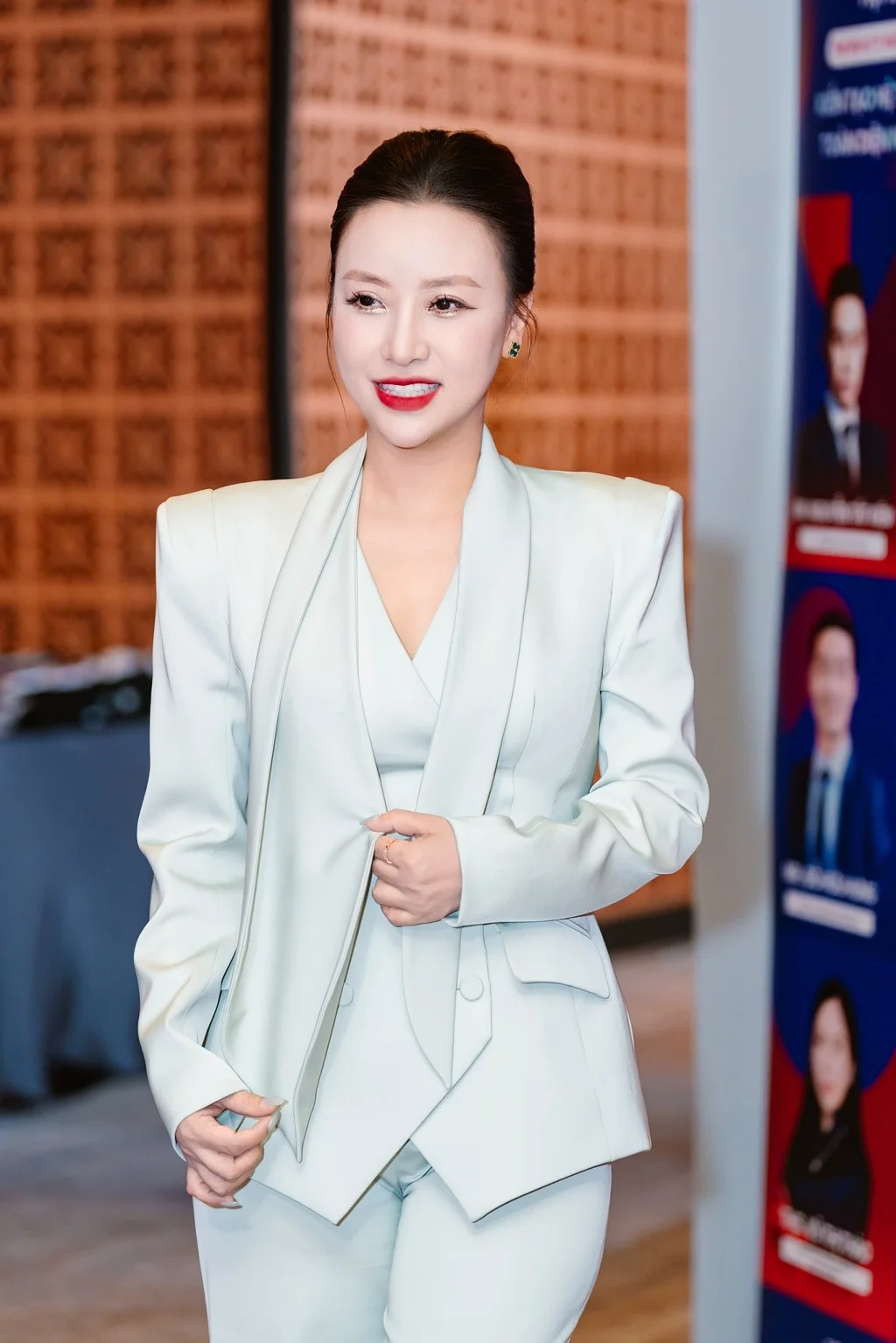 Ms.Trang Pandora