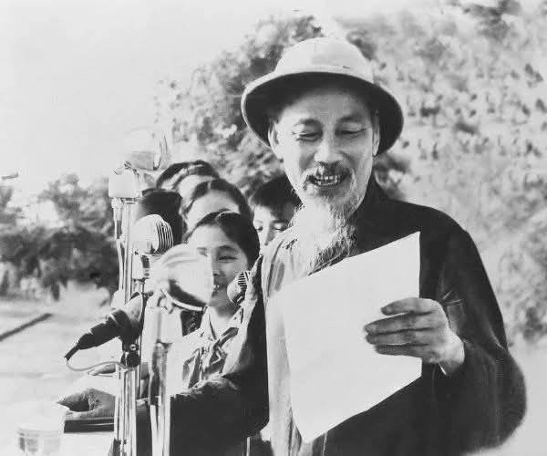 Một lời hứa, một h&agrave;nh tr&igrave;nh