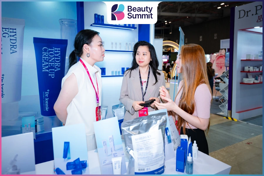 Founder n&ecirc;n ưu ti&ecirc;n gặp ai?
