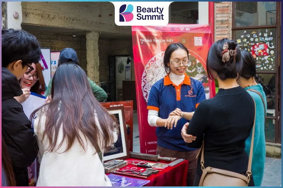 Điều g&igrave; khiến Gen Z dừng ch&acirc;n tại booth?