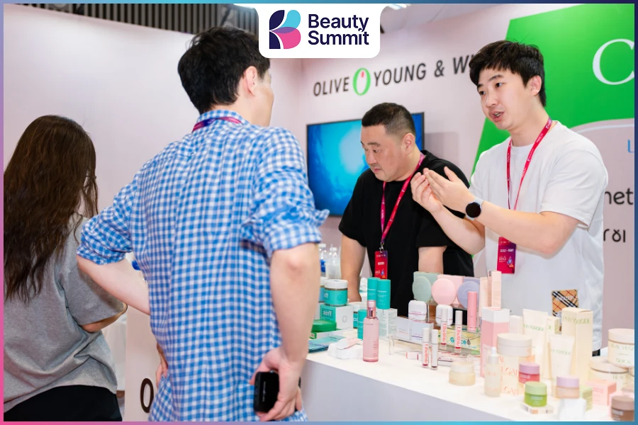 5 nh&oacute;m kh&aacute;ch phổ biến tại booth ng&agrave;nh beauty