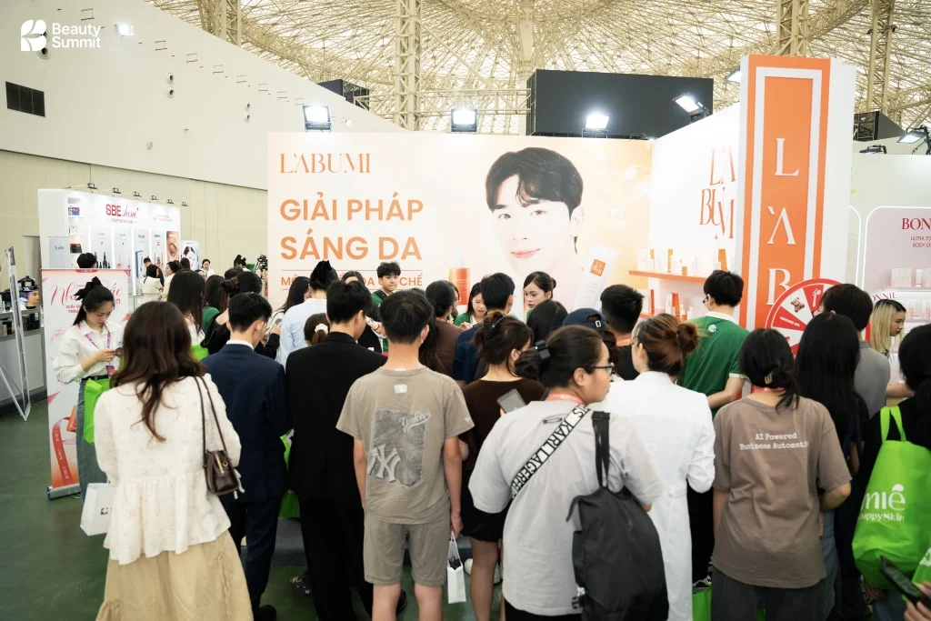 Không khí gian hàng tại Beauty Summit 2026 — ảnh 13