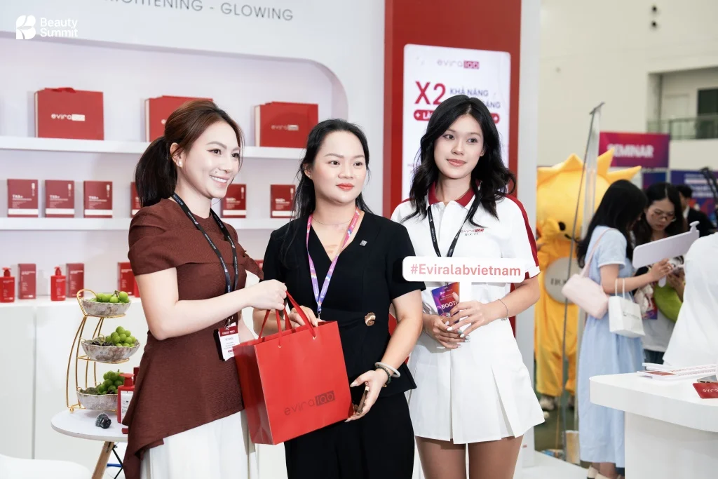 Không khí gian hàng tại Beauty Summit 2026 — ảnh 25
