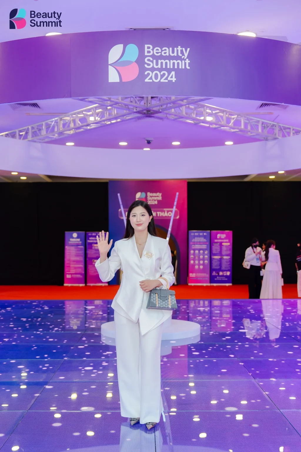 Nhóm KOL, KOC, Beauty Blogger 28 Khoảnh khắc thảm đỏ & sân khấu Beauty Summit - Hình 33