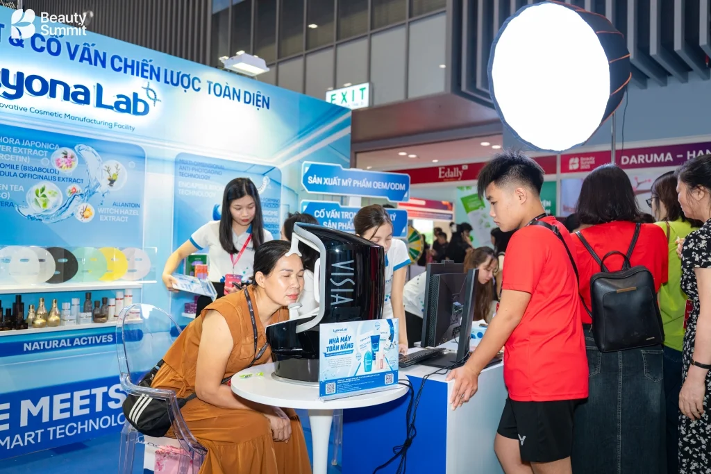 Soi da đa tầng và bác sĩ da liễu tư vấn 1:1