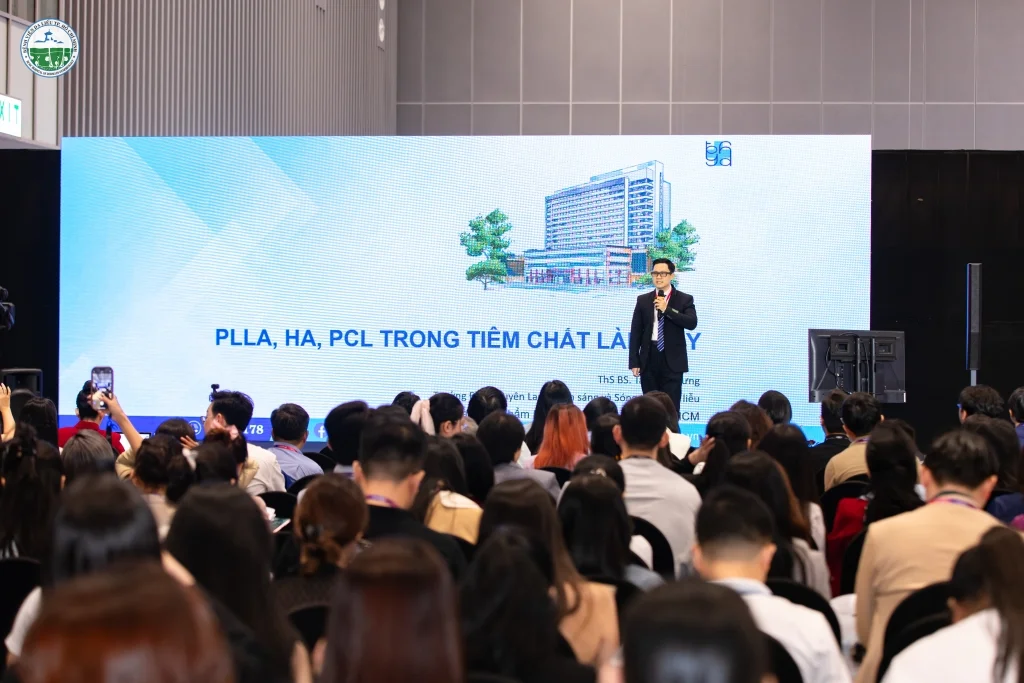 Bác sĩ và chuyên gia trải nghiệm thiết bị thẩm mỹ công nghệ cao