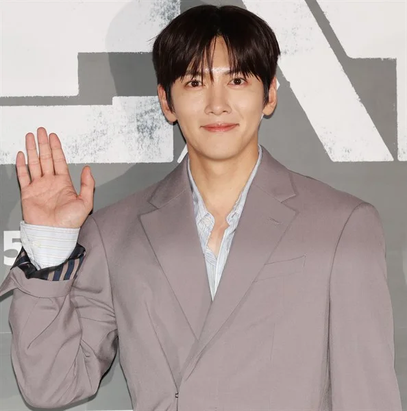 Ji Chang Wook